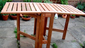 The table with both wings up